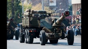 152-мм пушка-гаубица Д-20 — советская 152-мм буксируемая пушка-гаубица с ручным заряжанием.