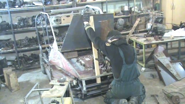 БАГГИ С ТОРСИОННОЙ ПОДВЕСКОЙ, ЧАСТЬ 2 СТРОИМ КАРКАС смотреть онлайн