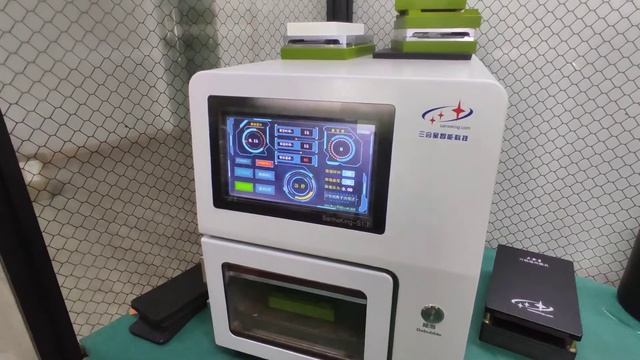 using our new coming lamination mold to laminate the iPhone 13 touch plate смотреть онлайн