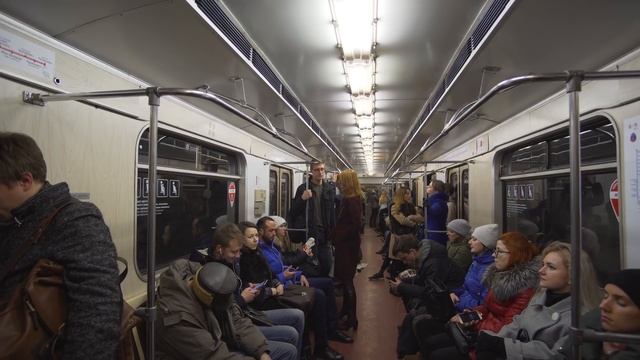 Russia, Moscow, metro ride from Лубя́нка to Чистые пруды смотреть онлайн