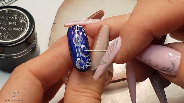 Cat eye gel Christmas nail art. Magnetic gel polish Christmas nails. Snowflakes nail art. смотреть онлайн