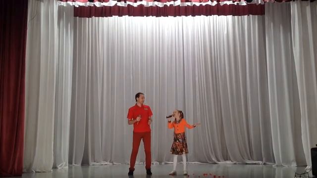 Мама, папа, я. Поет папа с дочкой. Сливка Анастасия и Дмитрий. смотреть онлайн