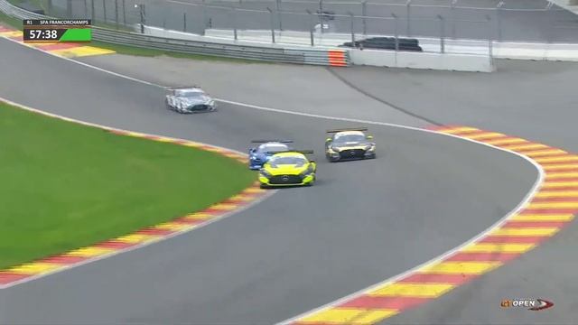 2x Mercedes AMG GT3 vs McLaren 720s GT3 - great batlle at Spa Francorchamps - JP Motorsport смотреть онлайн