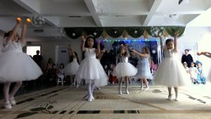 Новогодний утренник. Танец звездочек