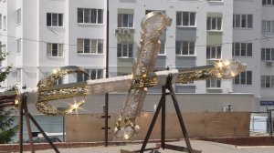 В Рязани освятил крест на купол храма в честь Василия Рязанского