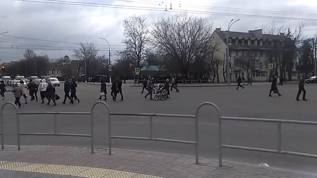 Могилёв. Перекресток улиц Космонавтов и Лазаренко смотреть онлайн