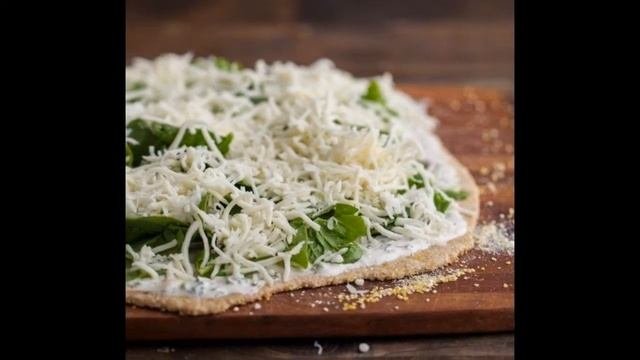 Пицца со шпинатом и соусом ранч,  способ приготовления.