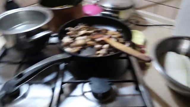 VLOG: Развозим гостинцы. Три холодных блюда из овощей. смотреть онлайн