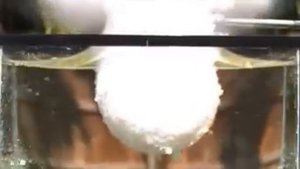 Расплавленная соль в воде