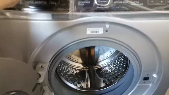 Распаковка — Стиральная машина Samsung WW70K62E69SDBY смотреть онлайн