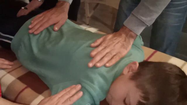 Многорукий холистический массаж смотреть онлайн