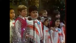 и кузнечик запиликает на скрипке песня УЛЫБКА