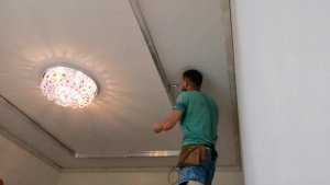 Двухуровневый потолок с межуровневой подсветкой, монтаж в одиночку