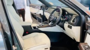 Австралия/Жизнь в Австралии/Выбираем новый АВТОМОБИЛЬ/Тур по автосалонам города Дарвин