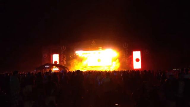 Greyhound - Clash / Avicii / Ultra Music Festival Chile 2013 / Full HD смотреть онлайн