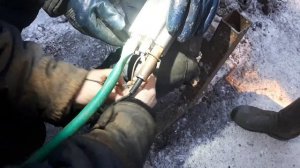 Обвязка вибрационного насоса "Водолей" стальным тросом