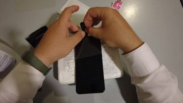 как снять и наклеить защитное стекло на смартфон.демонтаж и установка защитного стекла смотреть онлайн