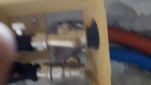 Установка настенных конвекторов.