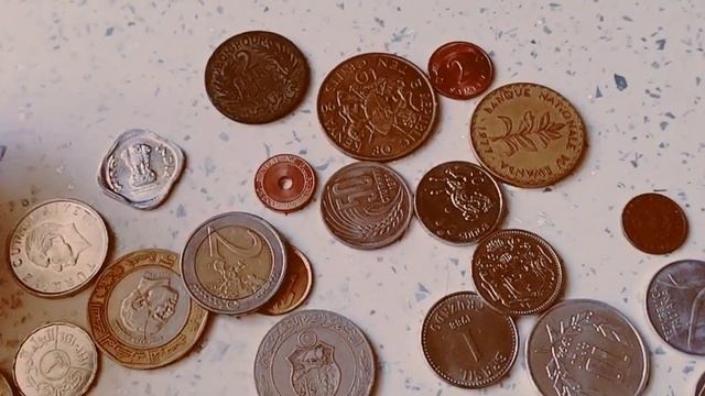Монеты стран мира. Привезли с Питербурга.