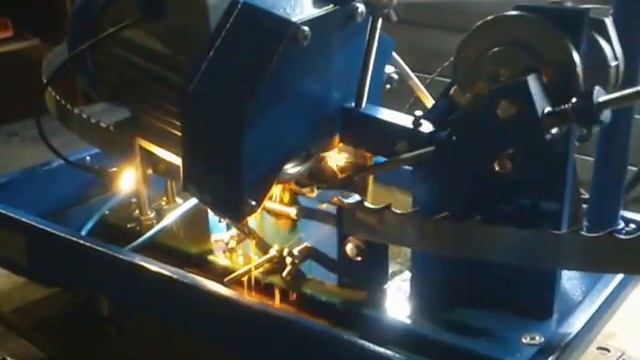 Станок для заточки ленточных пил с эльборовым (боразоновым) кругом "Вихрь" АЗУ-002/220 смотреть онлайн