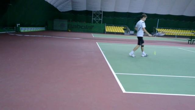 В теннис играем