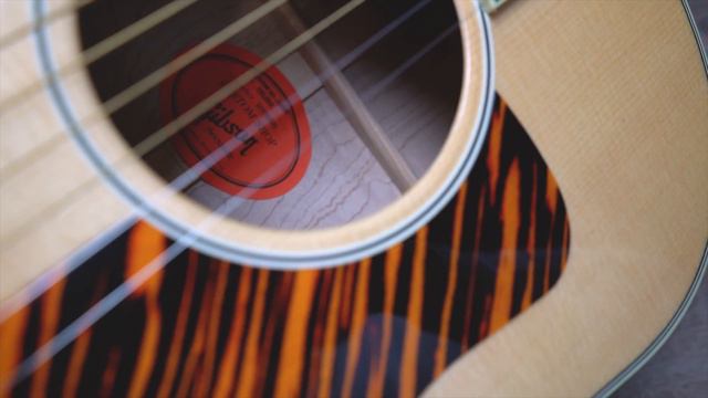 #3: Gibson AJ Advanced Jumbo Flame Deluxe смотреть онлайн