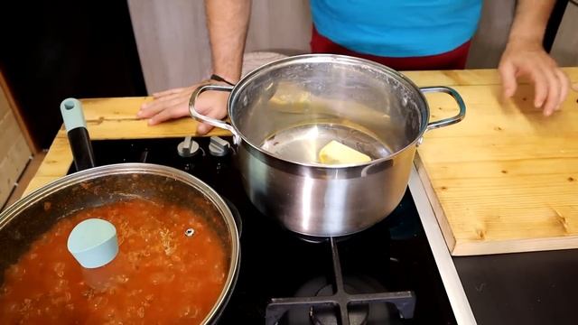 Παστίτσιο εύκολο με αφράτη μπεσαμέλ βήμα βήμα. Greek pasticcio with béchamel (macaroni pie) смотреть онлайн