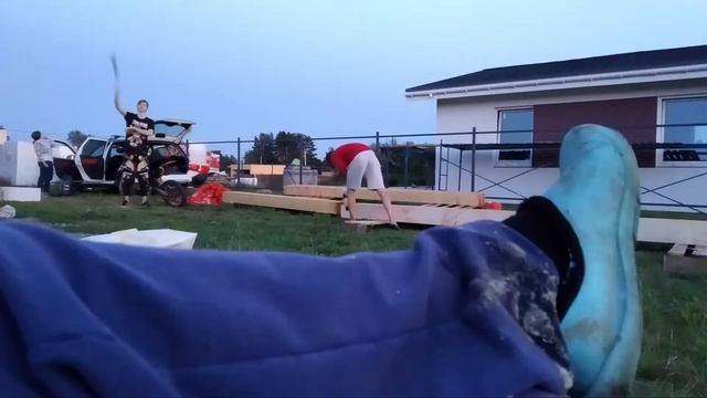 Как я строил дом #7. Деревянное перекрытие и кладка первого ряда второго этажа. смотреть онлайн