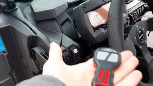 Мотовездеход SSV BRP MAVERICK TRAIL 1000 DPS"T с аксессуарами.