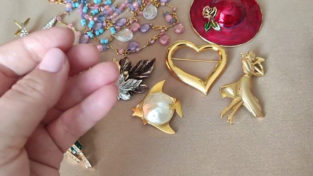 #винтажныеукрашения #винтаж 78. Распаковка красивых украшений продолжается. Броши и много красоты.