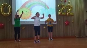 конец летнего лагеря наш танец я в зелённой футболке