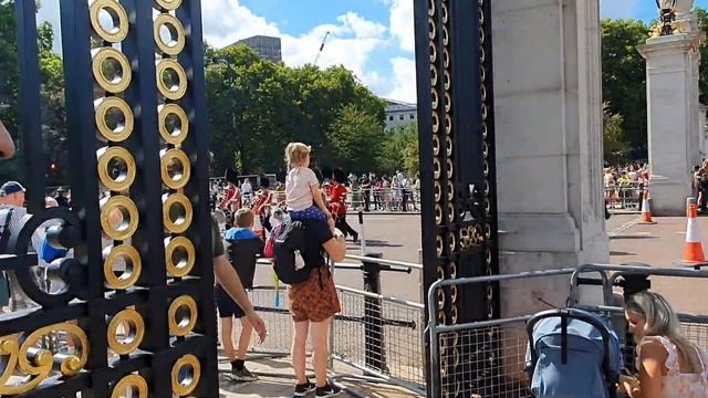 A Visit to Buckingham Palace before Queen's death| Big Ben| london Landmarks смотреть онлайн