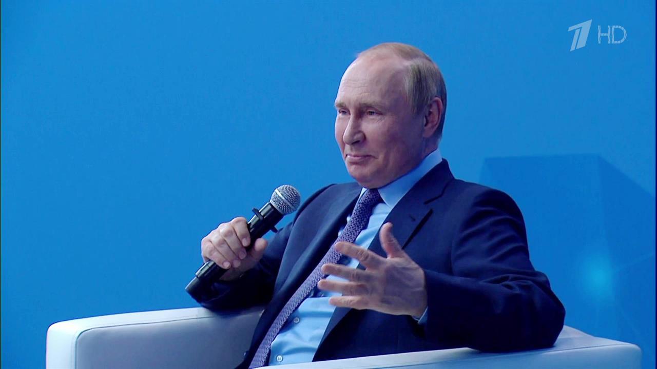 Президент встретился с участниками предстоящего экономического форума в Санкт-Петербурге
