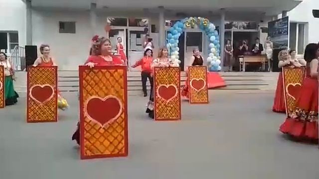 Выпускной 2018. Удивительный сюрприз от родителей СОШ 1 смотреть онлайн