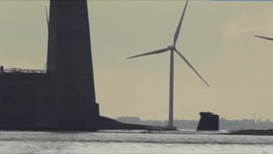 АПЛ ТК 208 «Дмитрий Донской» и крейсер «Пётр Великий» проходят мост 'Большой Бельт'