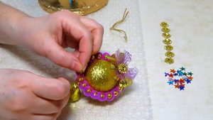 2 Идеи новогодних поделок. Игрушки на ёлку из синельной проволоки.