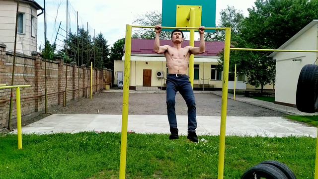 50 раз больше на турнике 50 раз больше на бурсе.