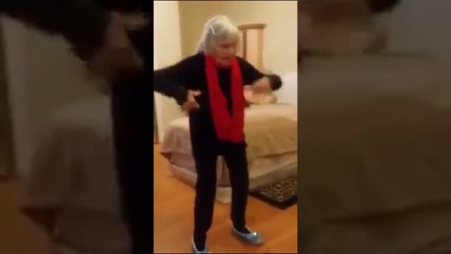 Бабушка зажигает смотреть онлайн