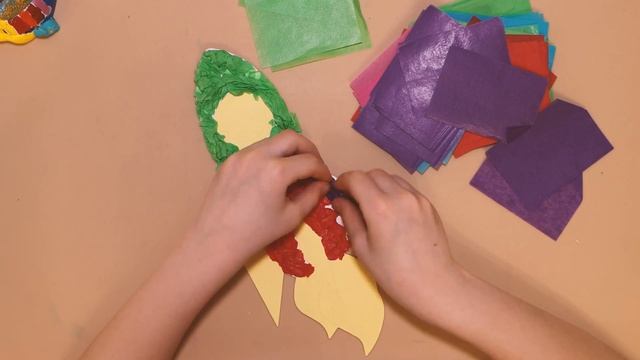 Поделка Ракета, аппликация на тему Ракета, на день космонавтики, поделки в детский сад своими рукам смотреть онлайн