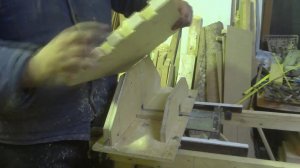 Шипорезное приспособление из ручной фрезы для изготовления шипов для корпуса улья