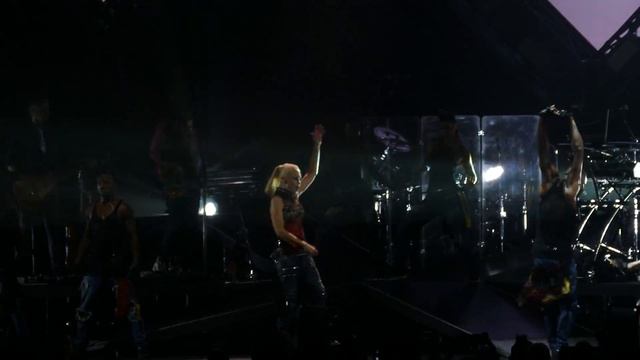 4K Gwen Stefani - Los Angeles CA - The Forum - October 15th 2016 смотреть онлайн