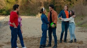 Kuzey Yıldızı İlk Aşk 51. Bölüm - Aşıkların Kumsal Eğlencesi