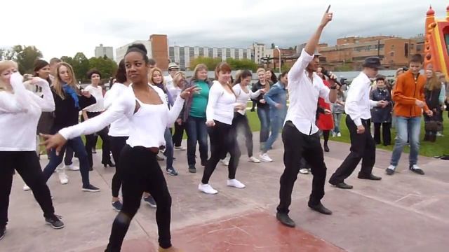 12.09.2015_День города сальса смотреть онлайн