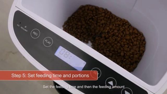 Автоматическая кормушка для собак и кошек Automatic Pet Feeder смотреть онлайн