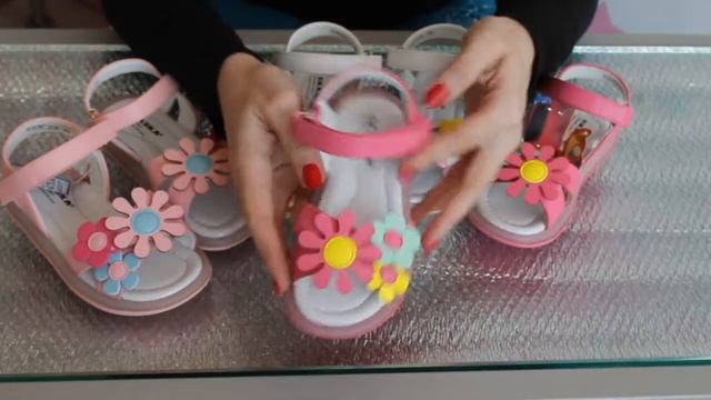 Шикарные босоножки сандалии на липучках с тремя цветочками для девочки тм Сказка смотреть онлайн