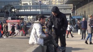 ПЕРЕОДЕЛСЯ В БОМЖА И ПРОВЕРИЛ БОГАТЫХ И БЕЗДОМНЫХ ЛЮДЕЙ НА ЖАДНОСТЬ | CОЦИАЛЬНЫЙ ЭКСПЕРИМЕНТ-ПРАНК