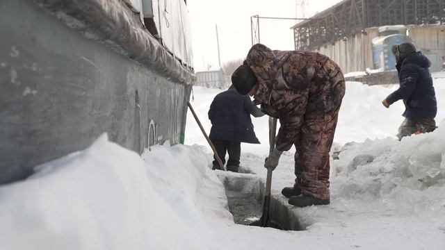 Как работают Выморозчики судов на Севере | Факты смотреть онлайн