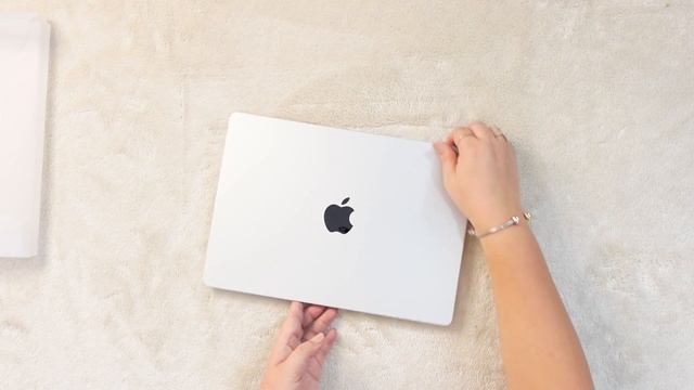 UNBOXING APPLE M2 MACBOOK PRO 2023! смотреть онлайн