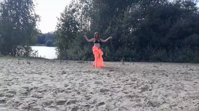 зажигательный belly dance ТАНЦЫ НА ПЛЯЖЕ солнечное лето смотреть онлайн