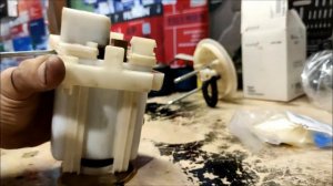 K I A Cee`d 2011. 130к Замена топливного фильтра на Kujiwa после сурового Уральского бензина.
